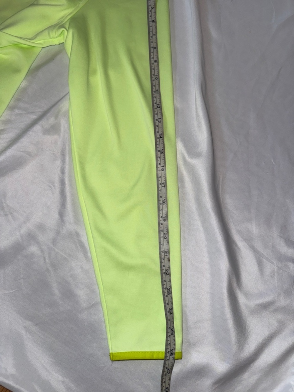Under Armour Neon Yellow Hooded Pullover Hoodie - Picture 7 of 7